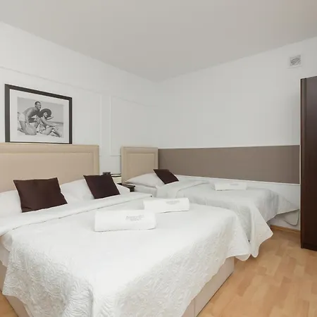 Zwierzynscy Bed & Breakfast *