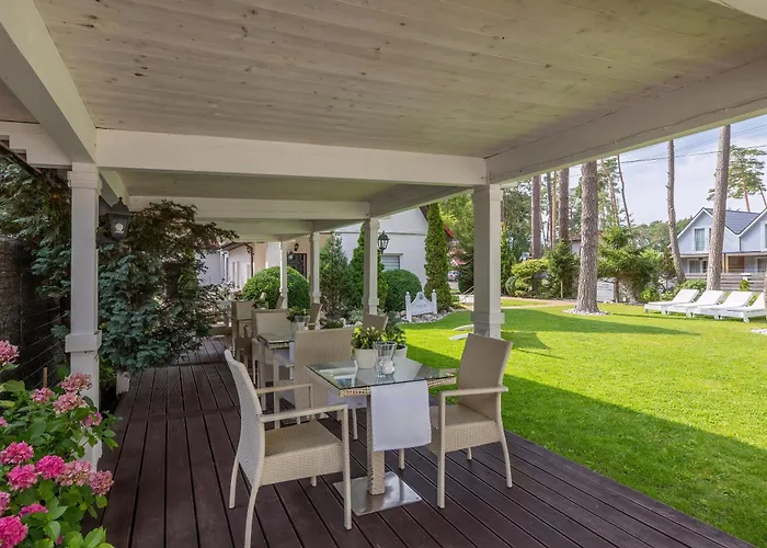 Zwierzynscy 住宿加早餐酒店 波别罗沃